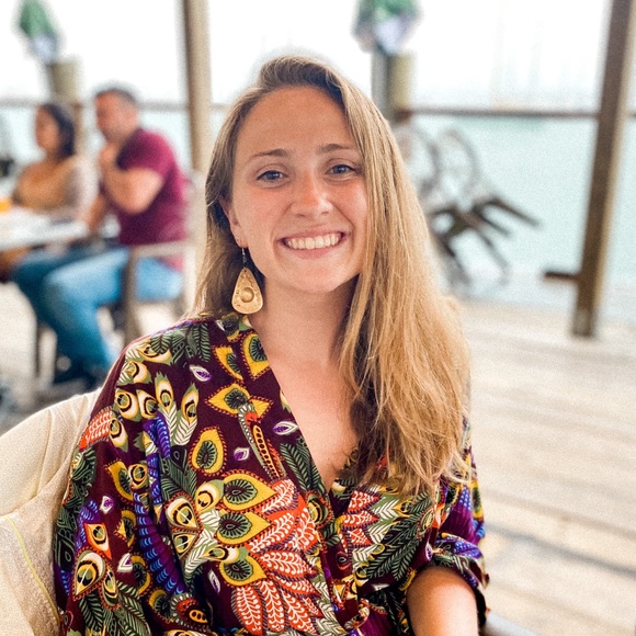 Meet your Posher, Bridget - Picture 1 of 1